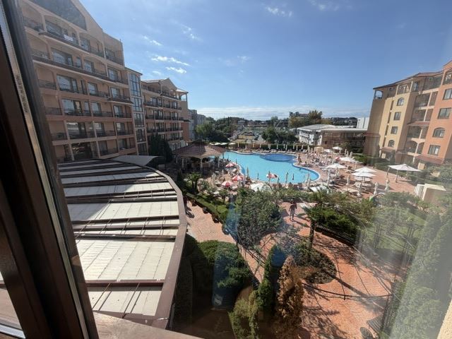 Sunny Beach: Spacious One-Bedroom Apartment with Pool View, 400 Metres from Cacao Beach