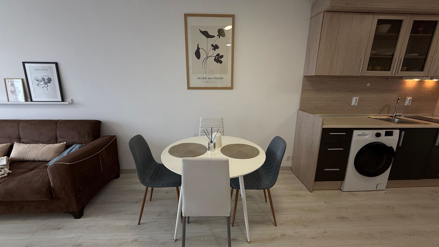 Spacious and Modern One-Bedroom Apartment with Full Amenities in Pomorie