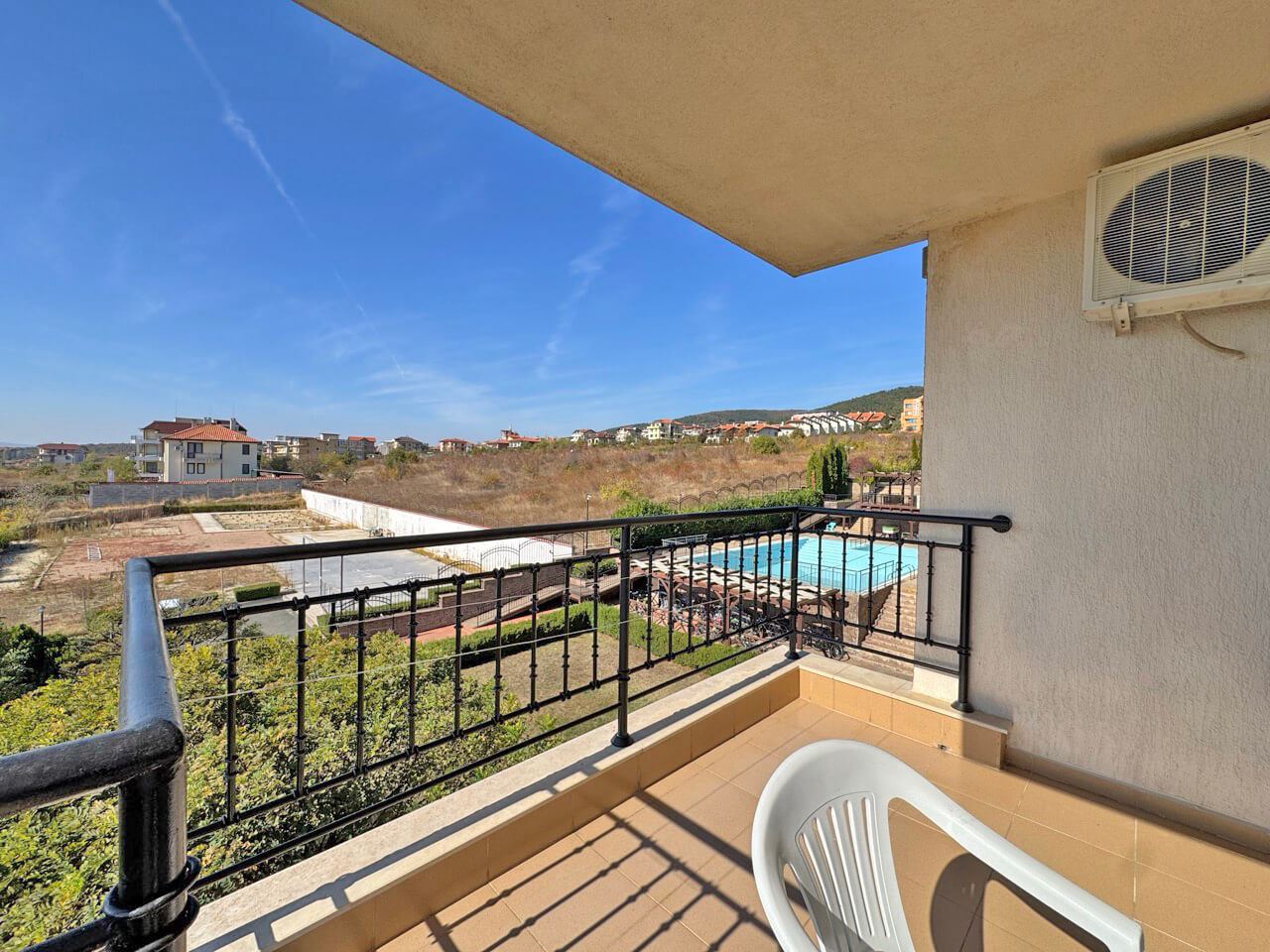 One-Bedroom Apartment with Sea View in Sveti Vlas – Luxury, Swimming Pools and SPA Facilities All Year Round