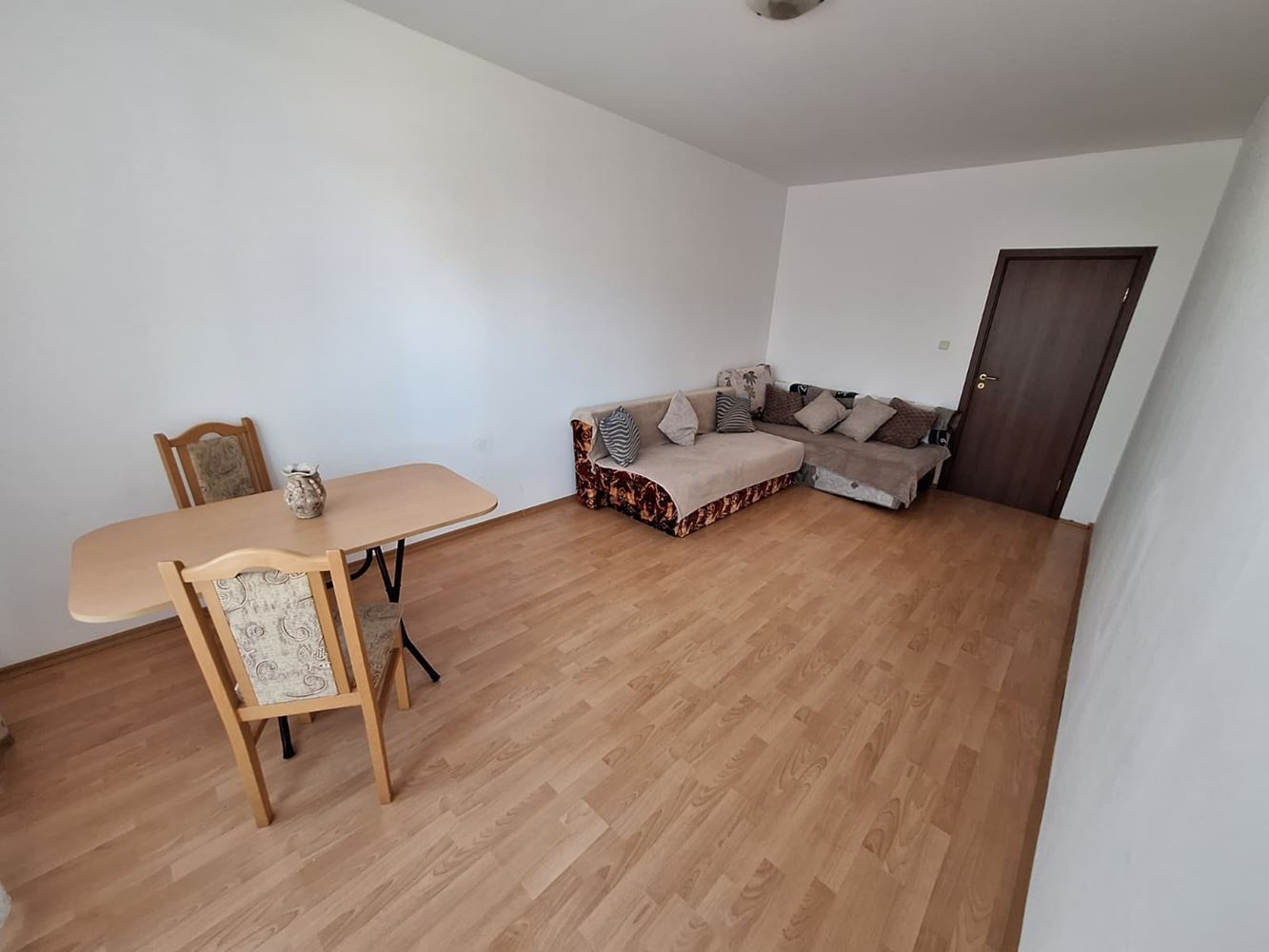 Spacious one-bedroom apartment in a luxury complex with pools and sports facilities