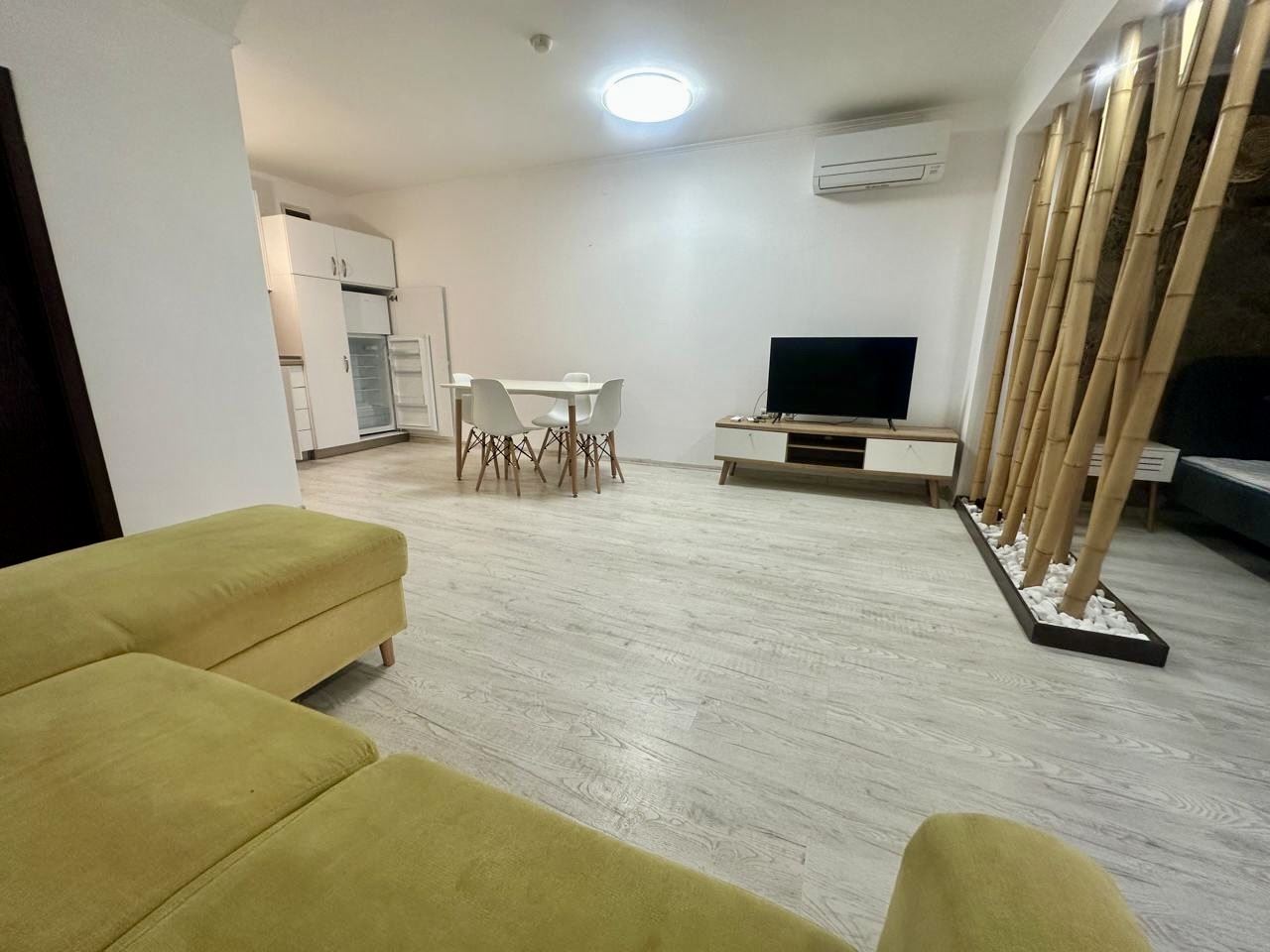 Spacious ground-floor studio with terrace and potential for a one-bedroom apartment – only 300 m from the sea