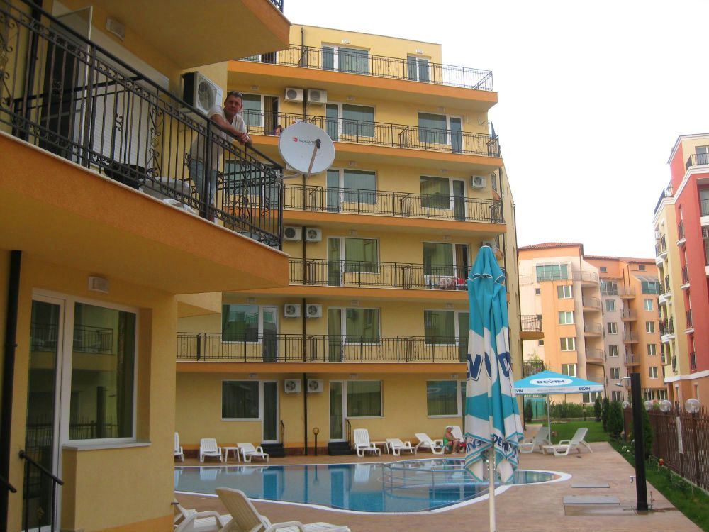 Excellent studio with pool view in Sunny Beach – ready for living or investment