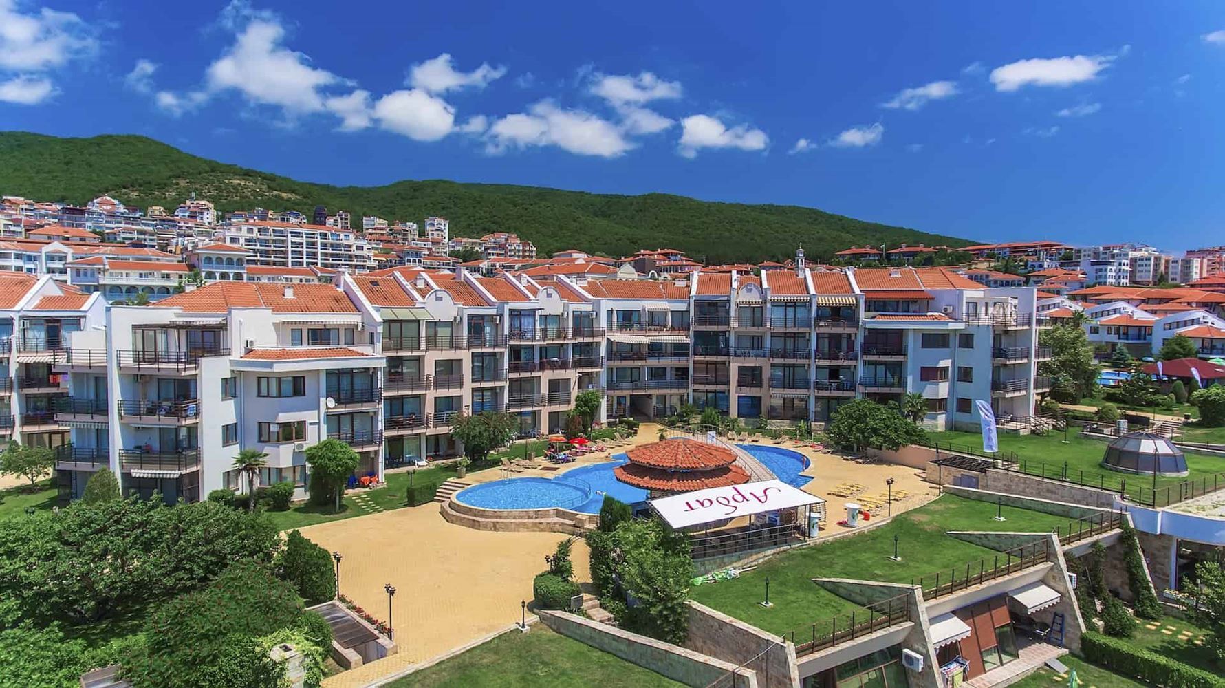 Your Seaside Oasis on the First Line in Sveti Vlas