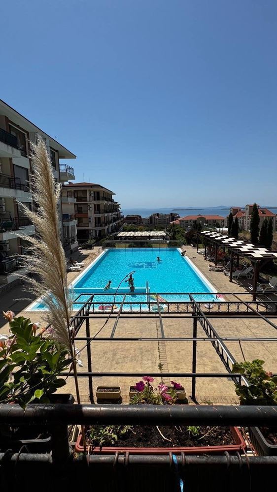 One-bedroom apartment in a prestigious complex with sea and greenery views