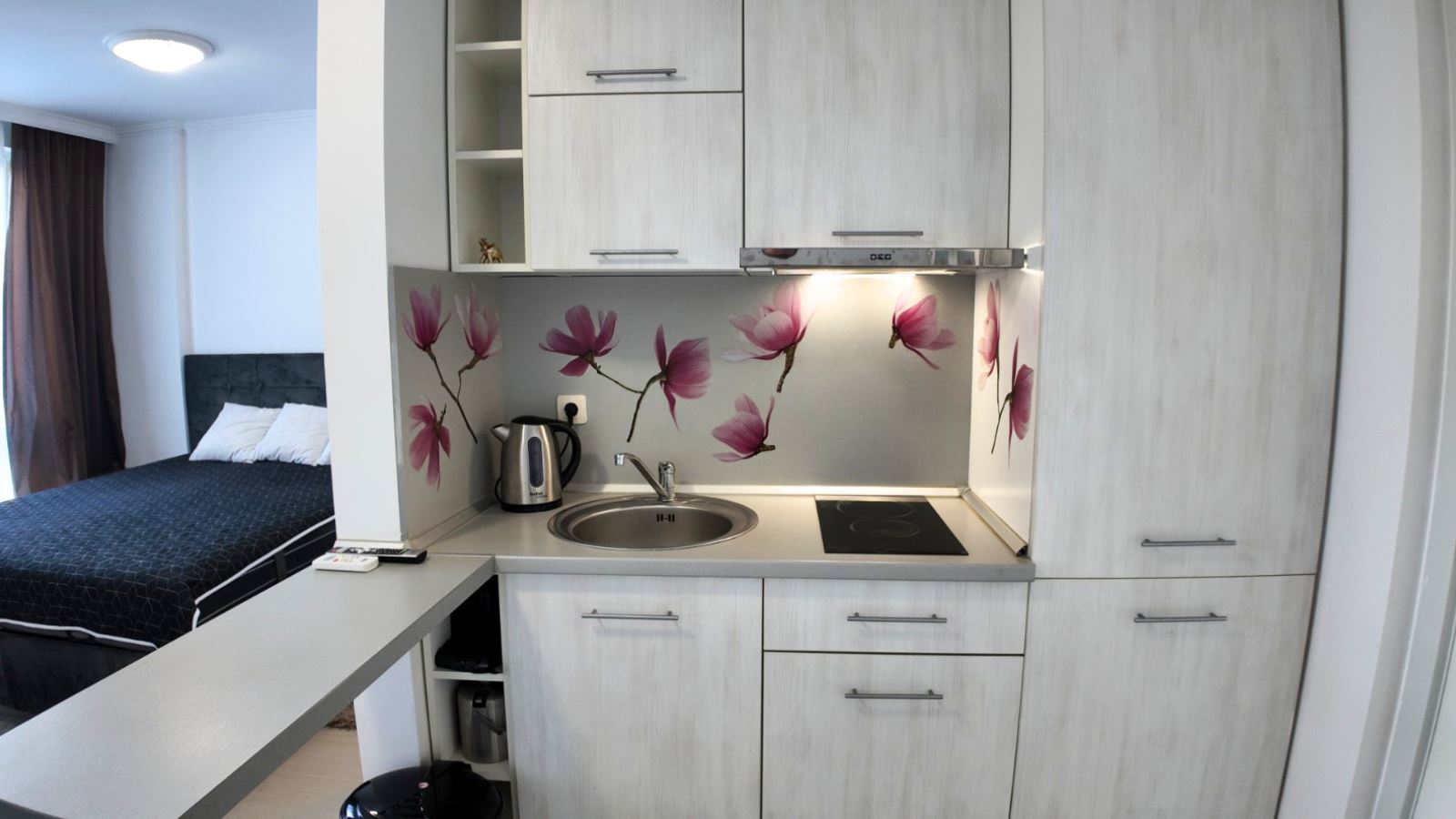 Stylish Studio with Pool View in Sunny Beach – Comfort and Excellent Amenities