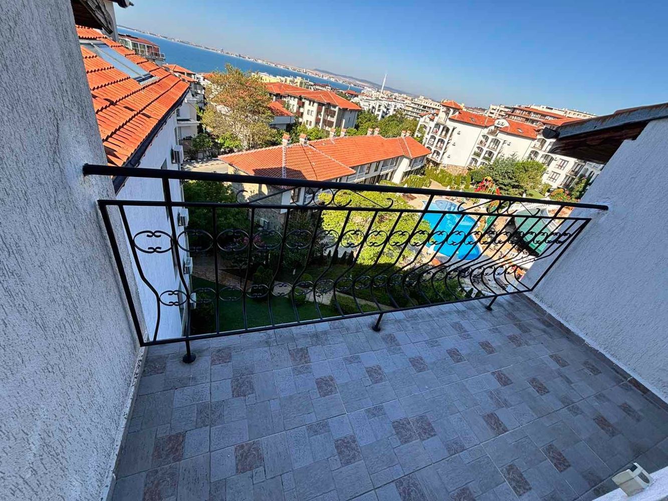 Cozy One-Bedroom Apartment with Panoramic Sea View in Sveti Vlas
