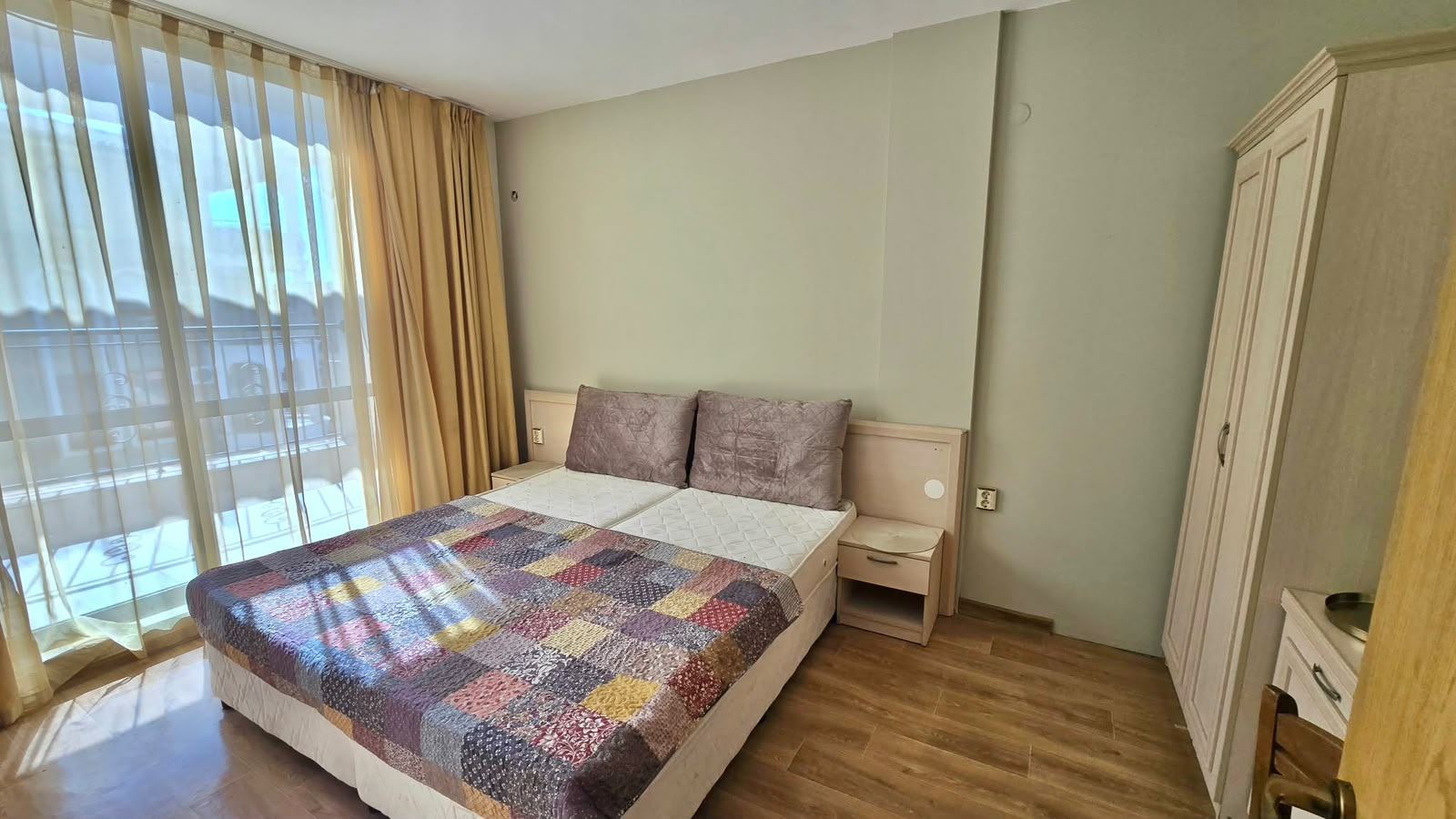 South-Facing One-Bedroom Apartment with Park View and Ready Documents for Sale in Sunny Beach