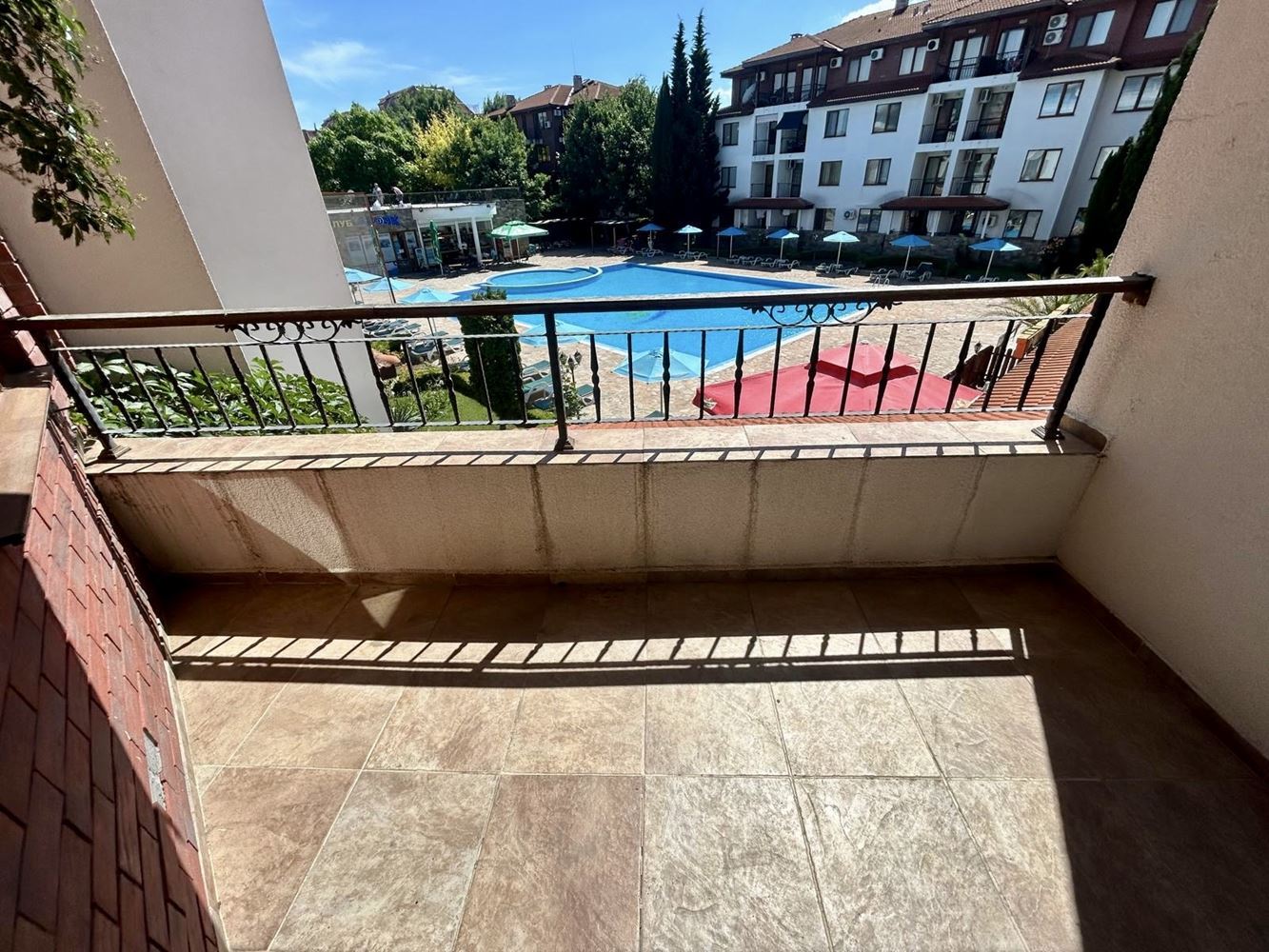 Spacious Two-Bedroom Apartment with Pool View in Nessebar