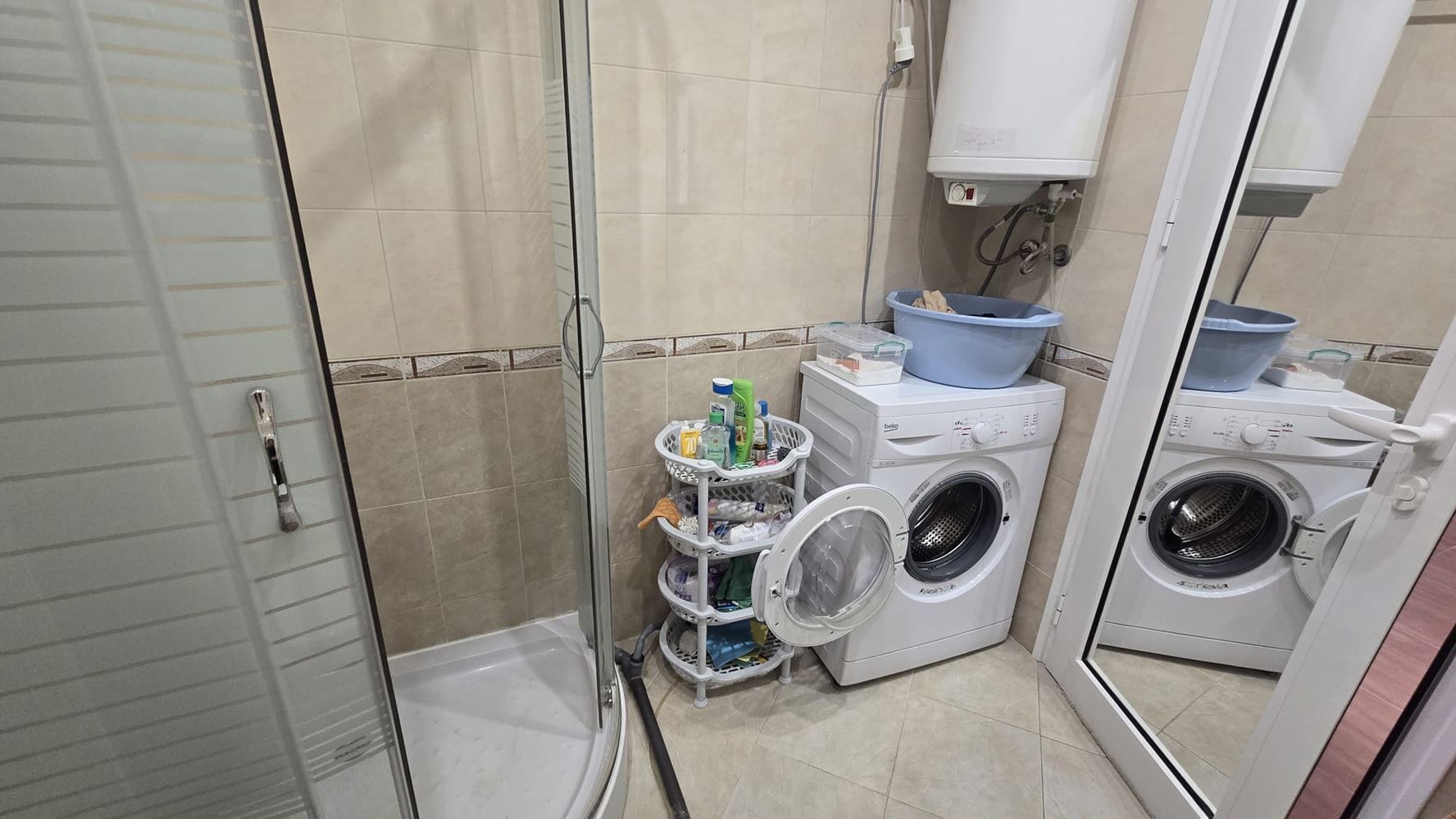One-Bedroom Apartment with Pool View in Sveti Vlas – Just Steps from the Sea