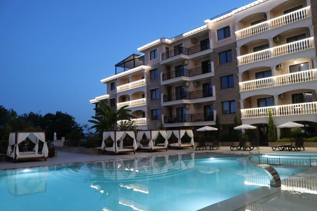 Studio on the First Line of the Sea in Nessebar – Year-Round Complex with Premium Amenities