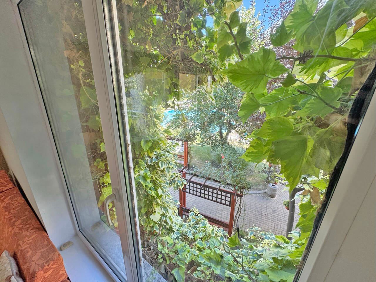Two-room apartment with pool view, 100 m from the beach in Sunny Beach