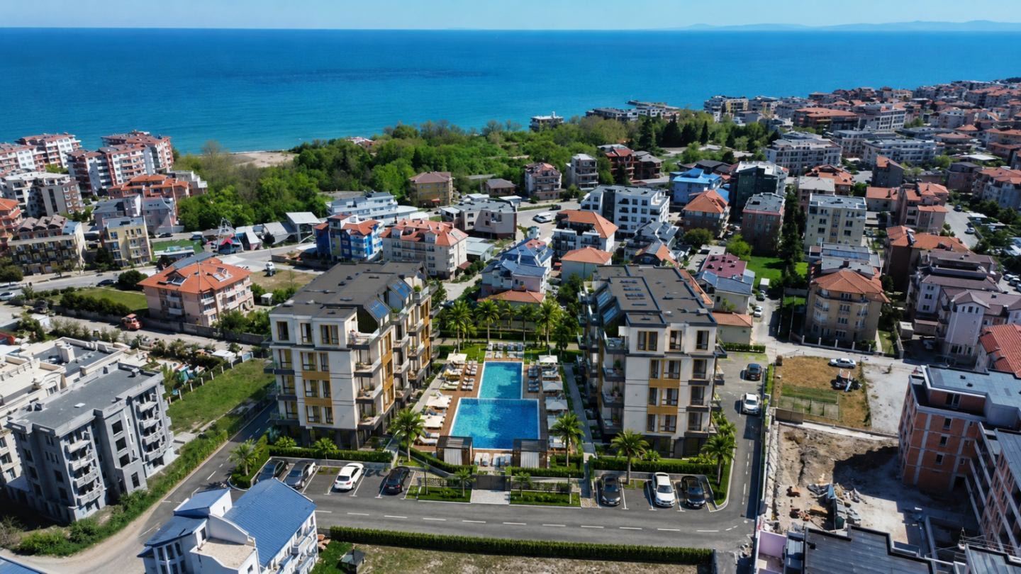New one-bedroom apartment in a stylish complex with a swimming pool, 500 m from the beach in Ravda