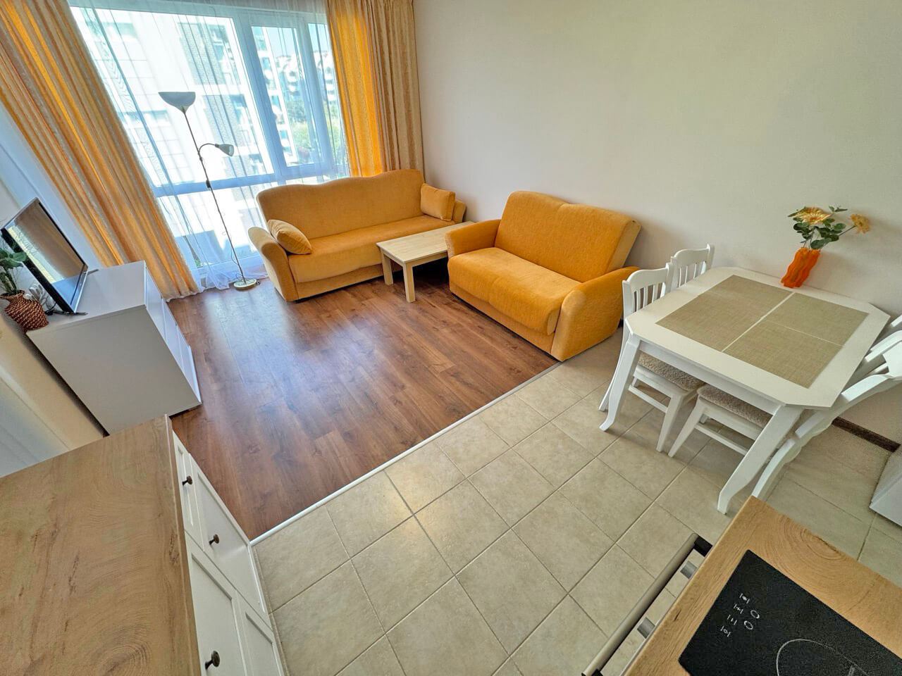 One-Bedroom Apartment with Pool View – Coziness, Greenery and Comfort in a Gated Complex