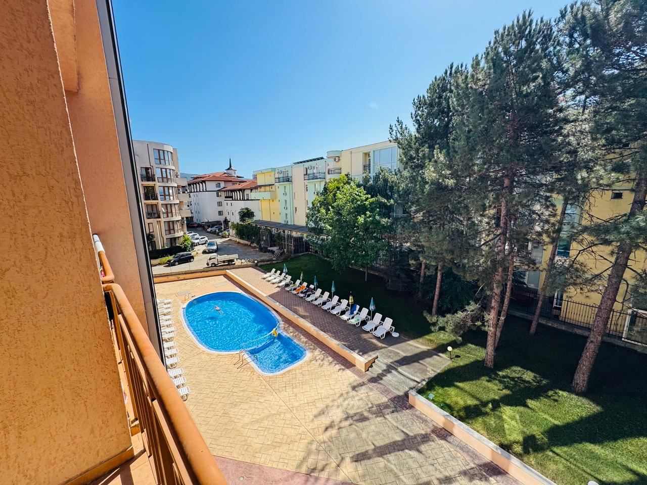 One-Bedroom Apartment with Pool View – Only 300 m from the Sea in Sunny Beach
