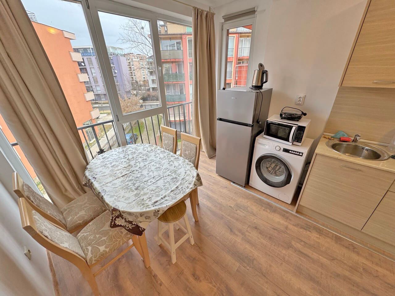 One-bedroom apartment with pool view in a prestigious complex in Sunny Beach