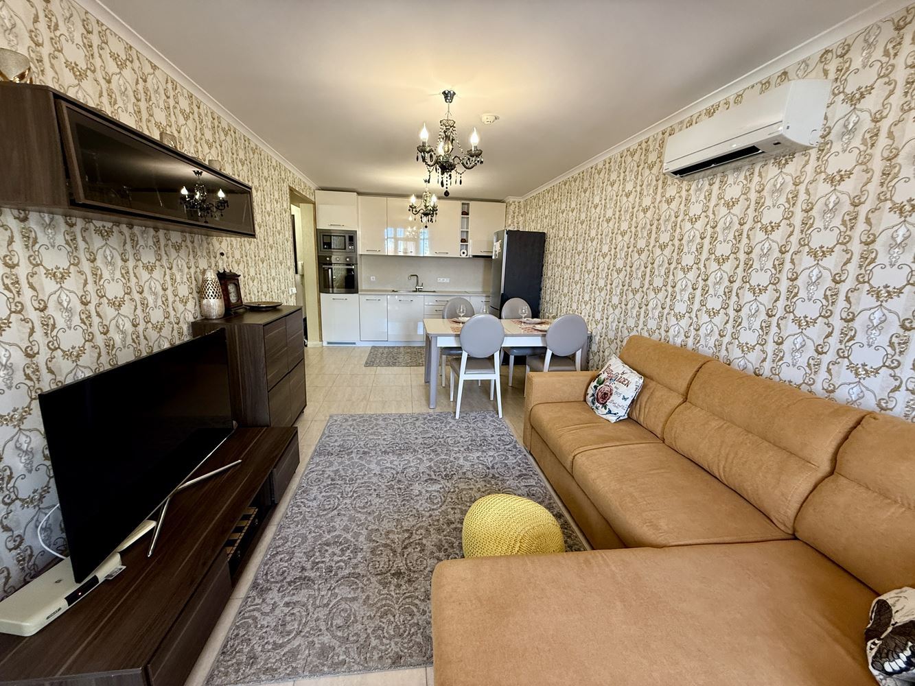 First-Line Apartment in Sveti Vlas – Stylish Property Near the Beach and Marina Dinevi Yacht Port