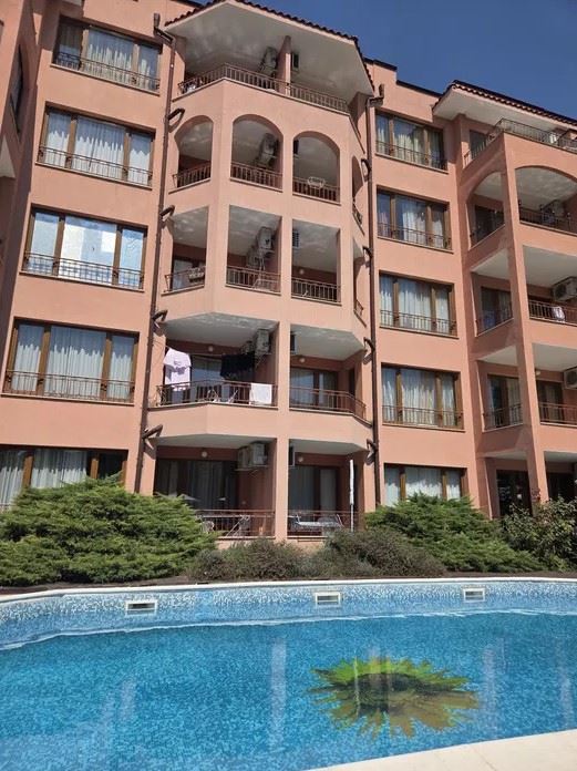 One-bedroom apartment in the central part of Sunny Beach with pool view