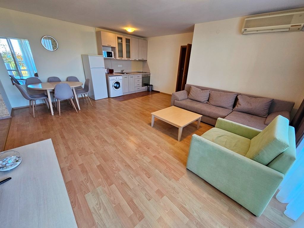 First line in Sveti Vlas – spacious apartment with two bedrooms and excellent infrastructure