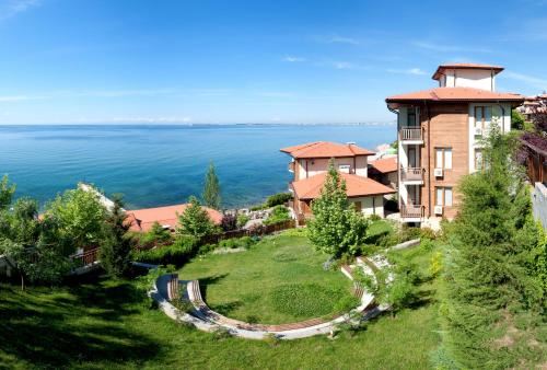 Cozy and stylishly furnished one-bedroom apartment with partial sea view