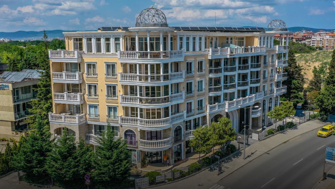 Spacious Two-Bedroom Apartment 100 Meters from the Beach in Nessebar