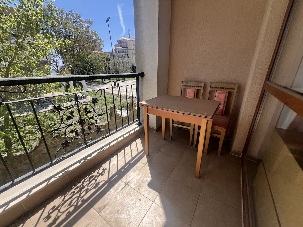 Cozy studio in the heart of Elenite – just minutes from the beach, in a gated complex with a pool and excellent amenities