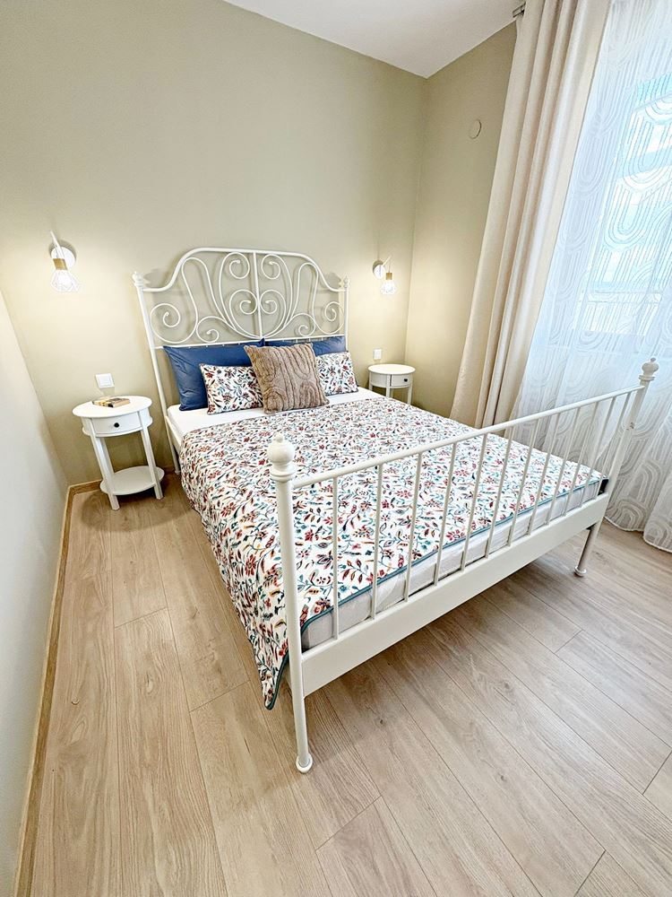 Stylish one-bedroom apartment with low maintenance fee in an excellent complex in Sunny Beach – ready to move in or for investment