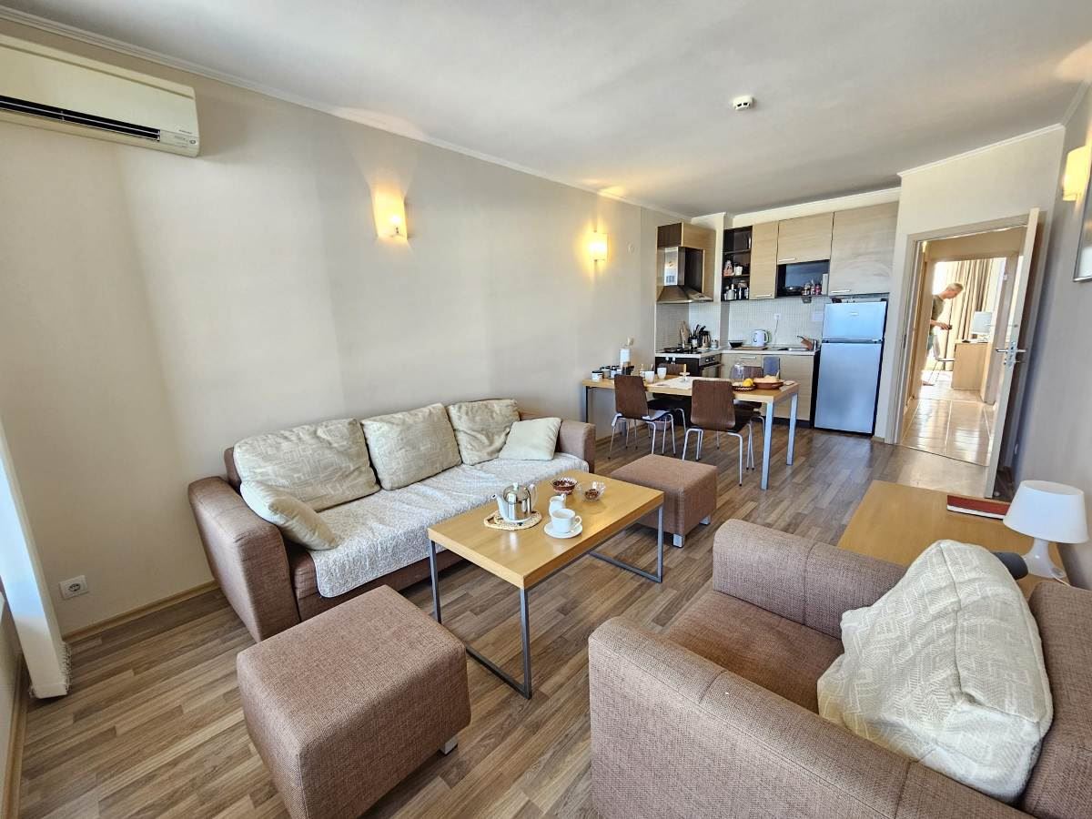 Luxury three-bedroom apartment on the beachfront in Obzor – panoramic sea and mountain views