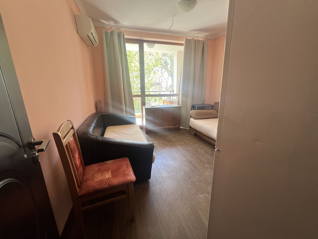 Cozy studio in the heart of Elenite – just minutes from the beach, in a gated complex with a pool and excellent amenities