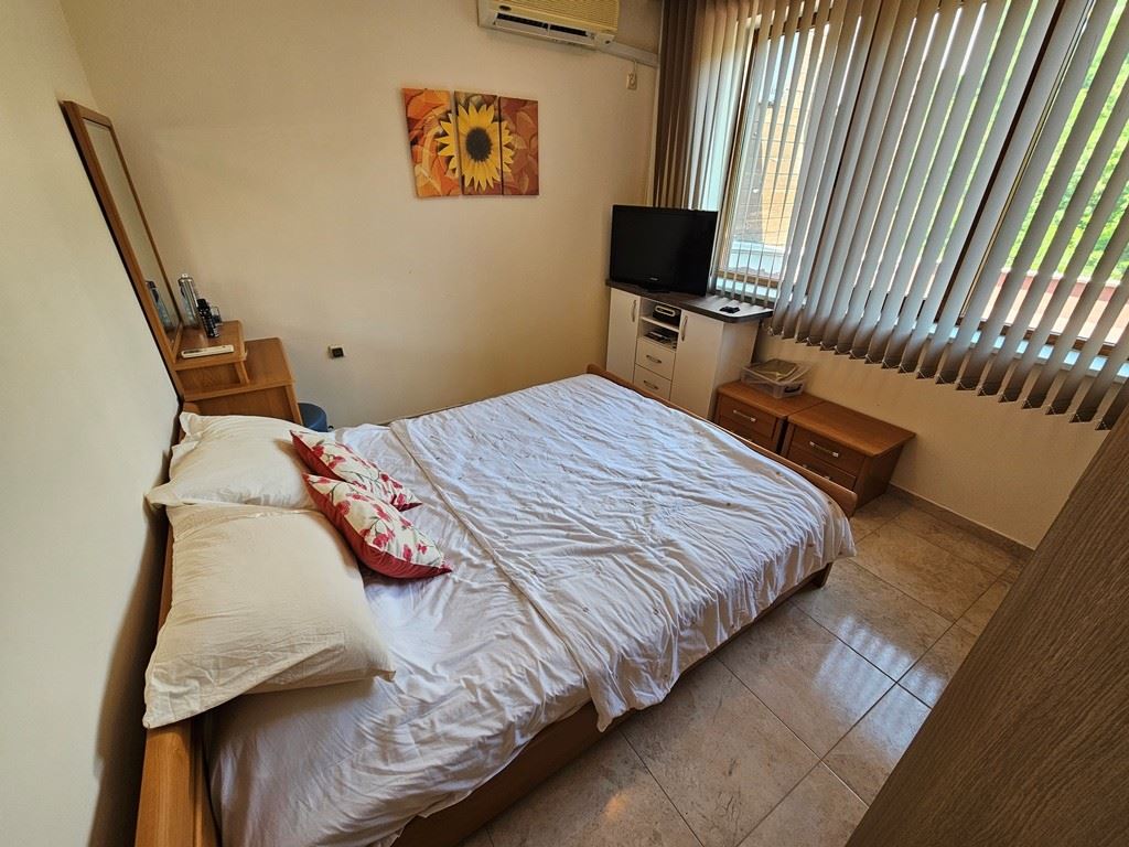 Panoramic Two-Bedroom Apartment Just Steps from the Beach in Elenite with Incredible Bay View