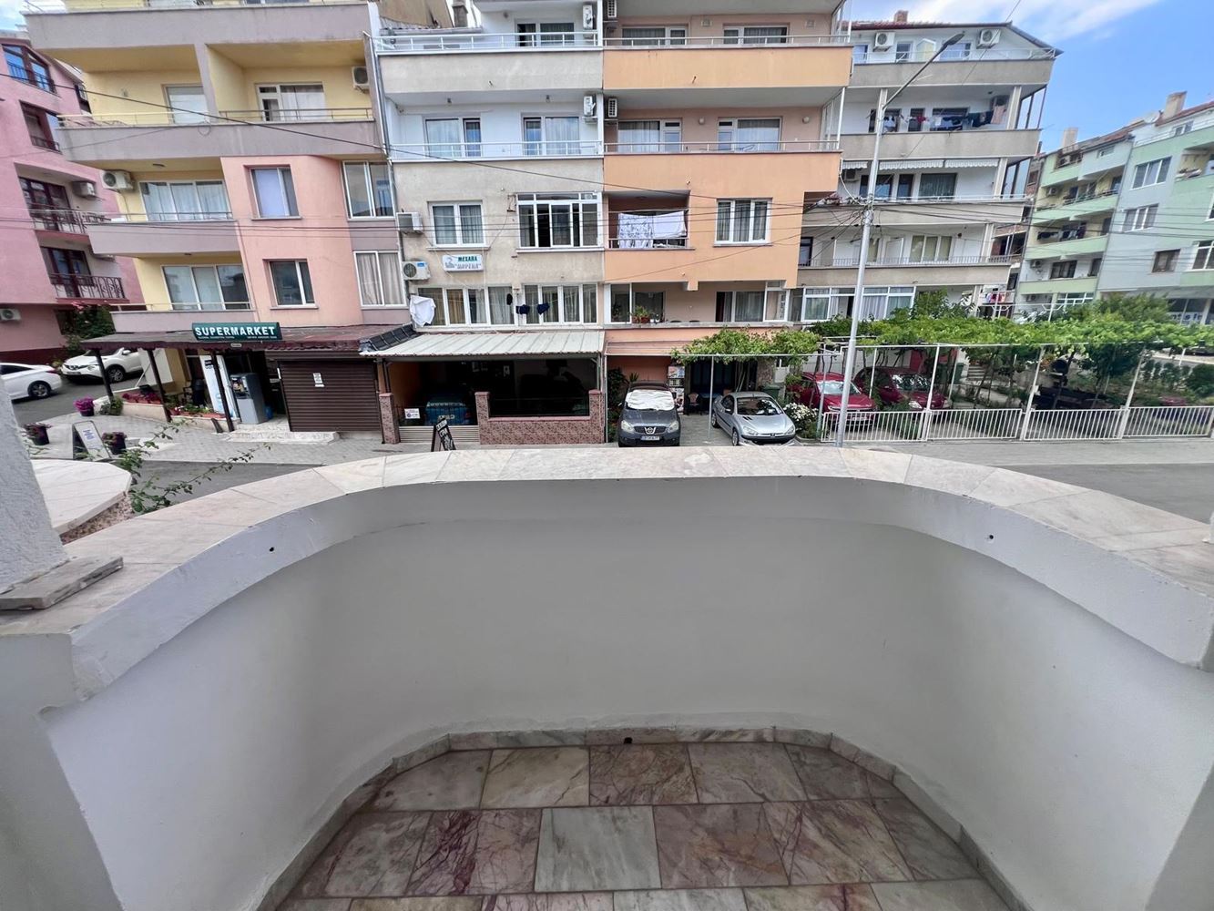First-line sea property in Ravda – two-bedroom maisonette with sea view and private parking space
