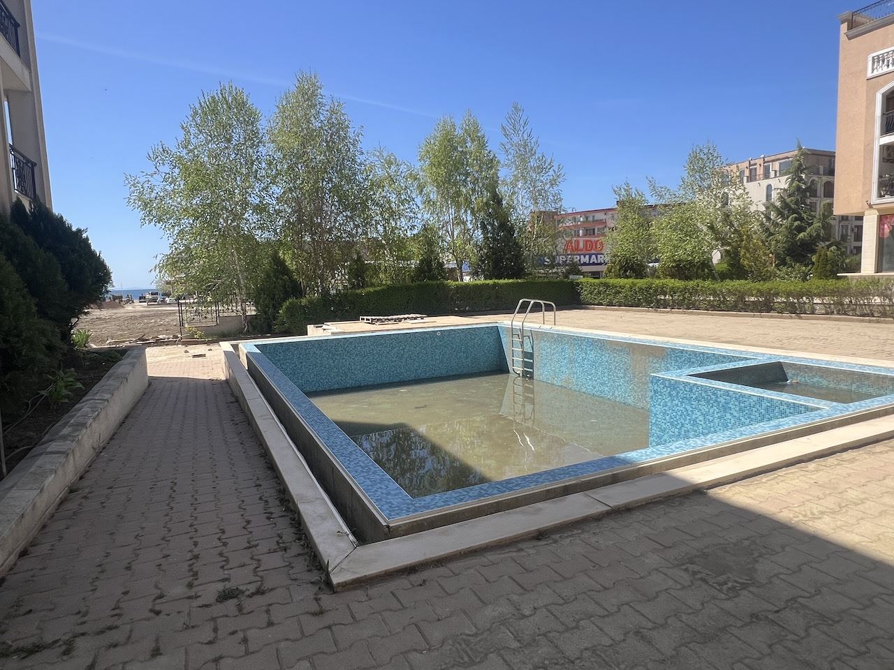 Cozy studio in the heart of Elenite – just minutes from the beach, in a gated complex with a pool and excellent amenities