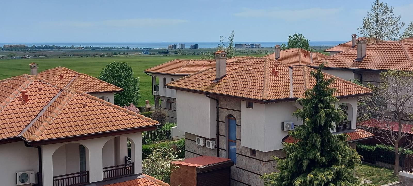 One-bedroom apartment with panoramic sea view in Aheloy – comfort, space and tranquility