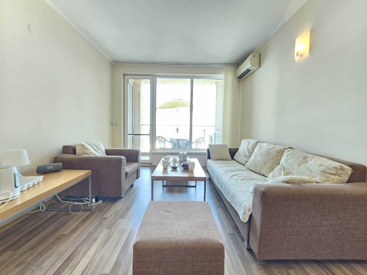 Luxury three-bedroom apartment on the beachfront in Obzor – panoramic sea and mountain views