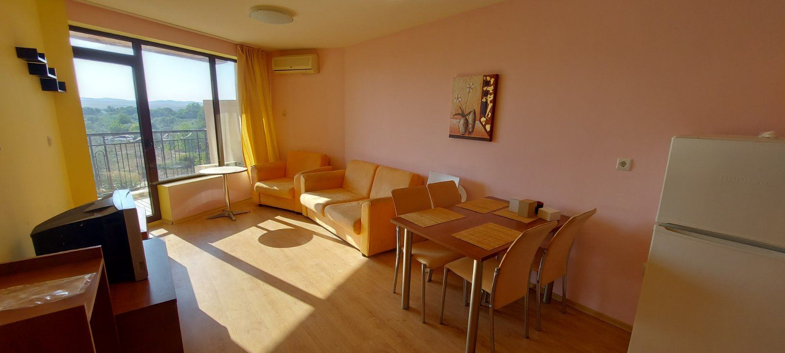 Spacious One-Bedroom Apartment in a Complex with a Swimming Pool and Excellent Amenities in Sunny Beach
