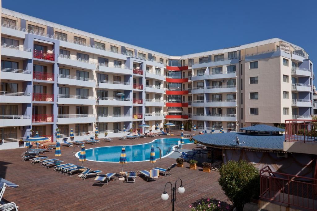 Spacious one-bedroom apartment in a top location in the heart of Sunny Beach