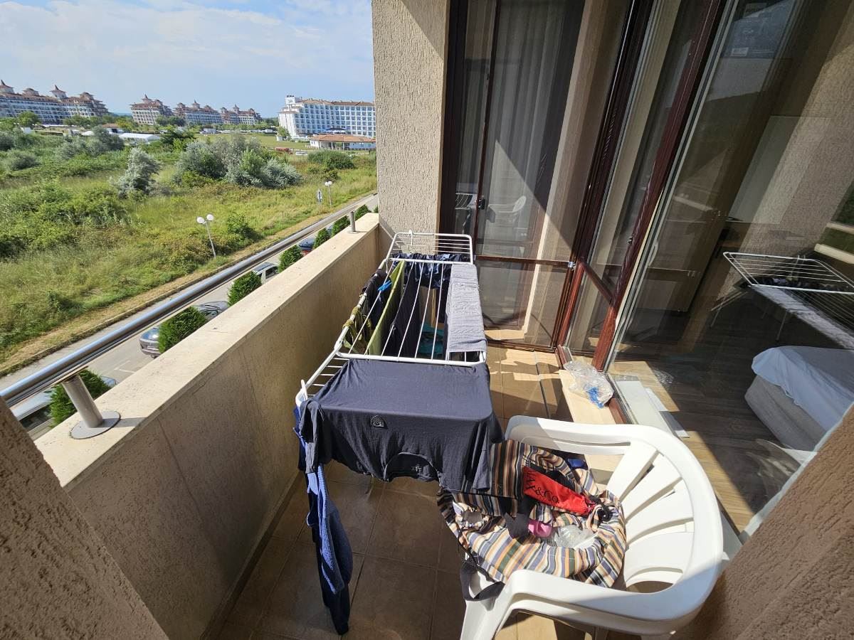 Luxury three-bedroom apartment on the beachfront in Obzor – panoramic sea and mountain views