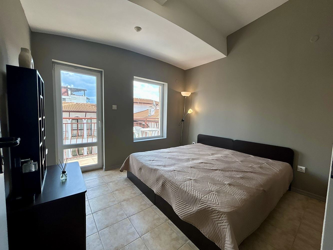 Spacious two-bedroom apartment in Sveti Vlas surrounded by greenery