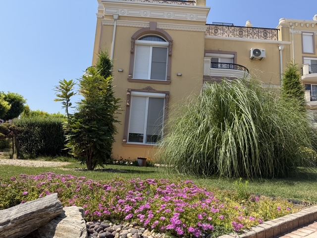 Cozy one-bedroom apartment with a huge terrace in Ravda – your own private space by the sea