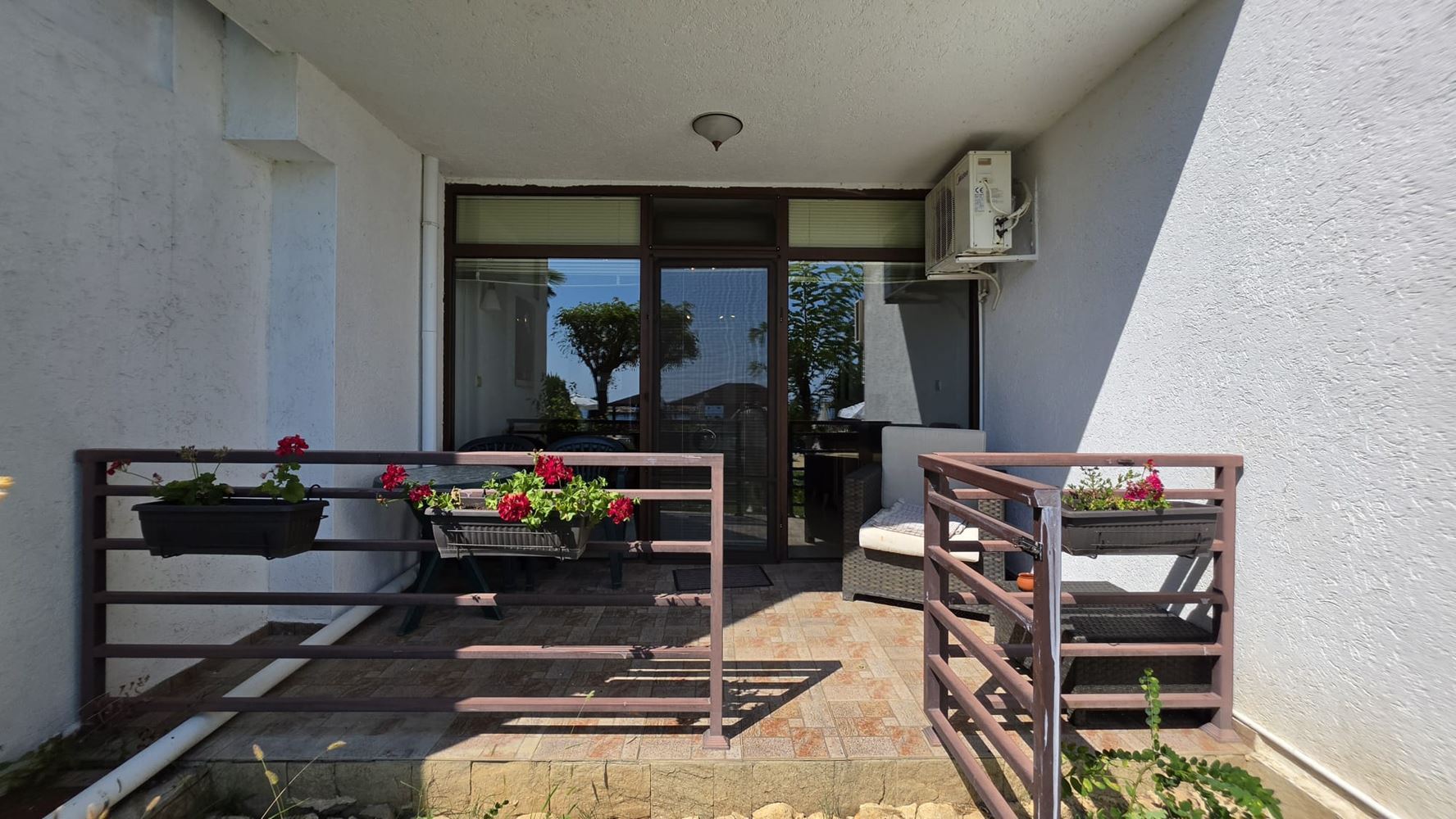 Your Seaside Oasis on the First Line in Sveti Vlas