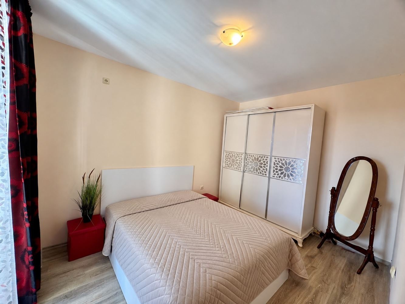 Sea view and comfort in Nessebar – fully furnished one-bedroom apartment