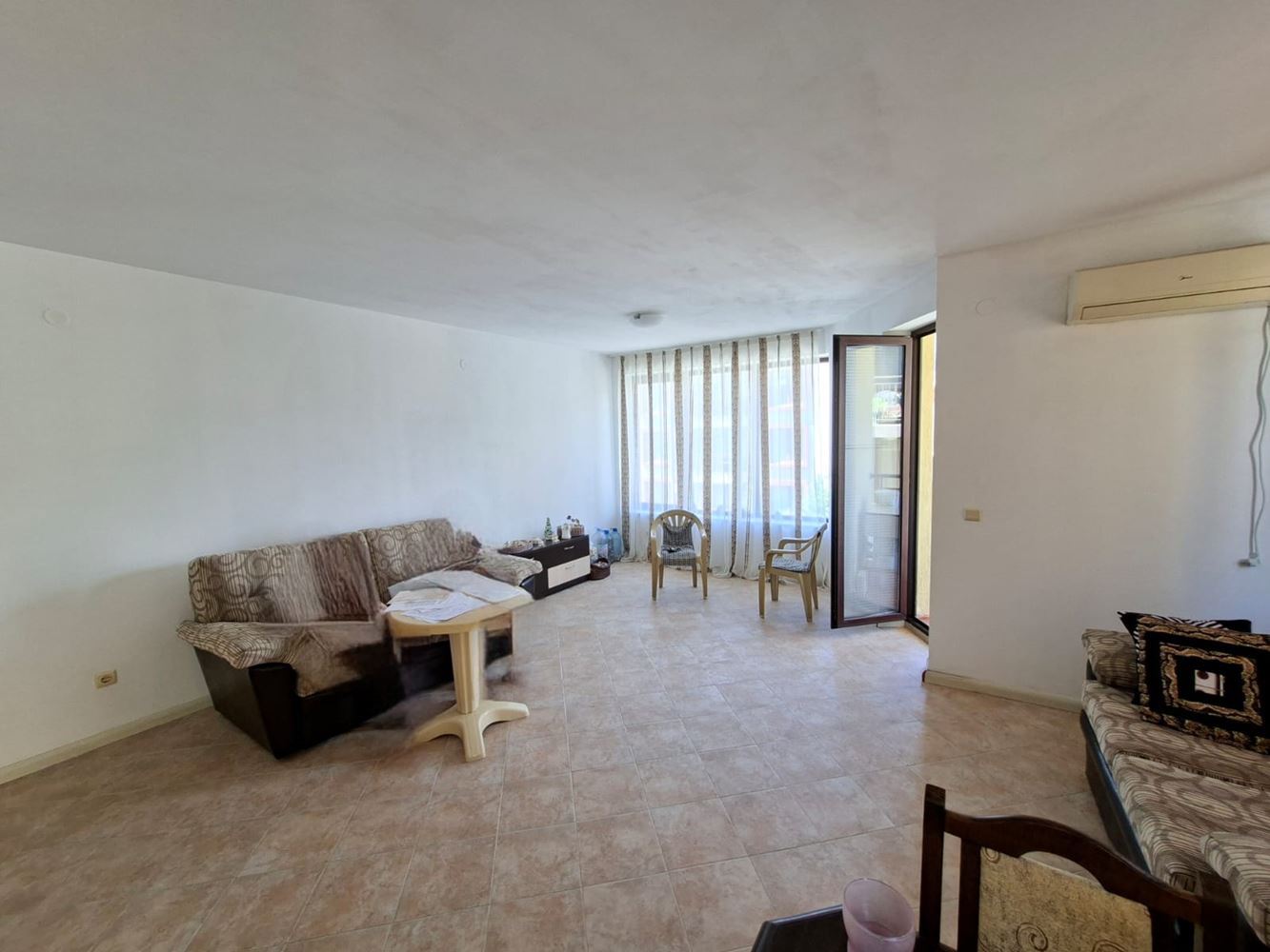 Spacious one-bedroom apartment in Sveti Vlas with no maintenance fee – excellent location, beautiful property by the sea