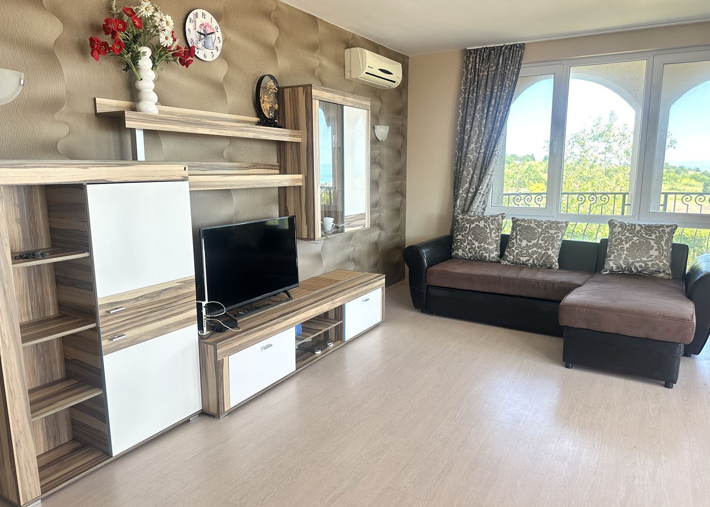 Spacious one-bedroom apartment with panoramic sea view in Chernomorets – a ready home by the sea