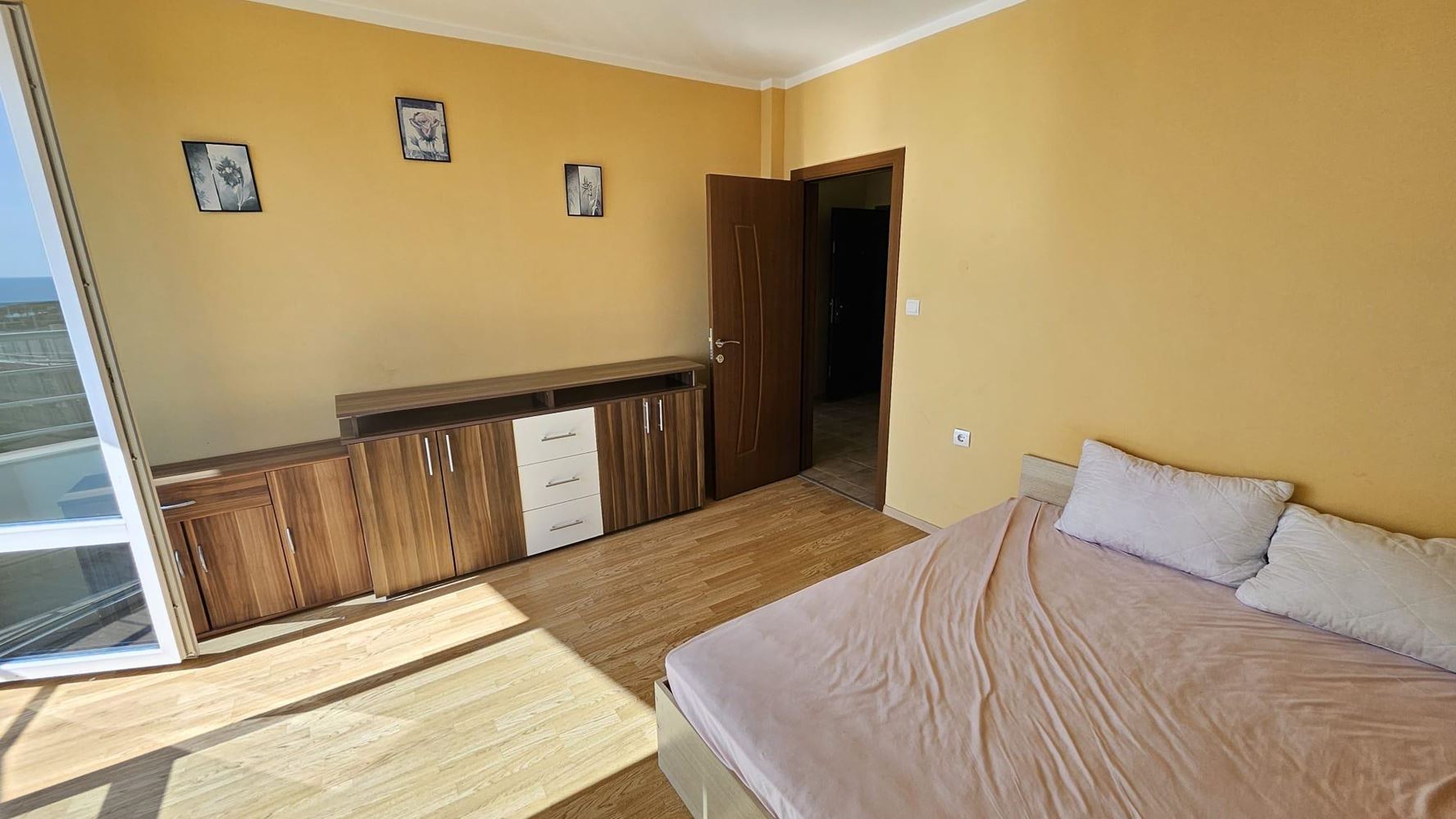 One-Bedroom Apartment with Panoramic Sea Views in Sveti Vlas