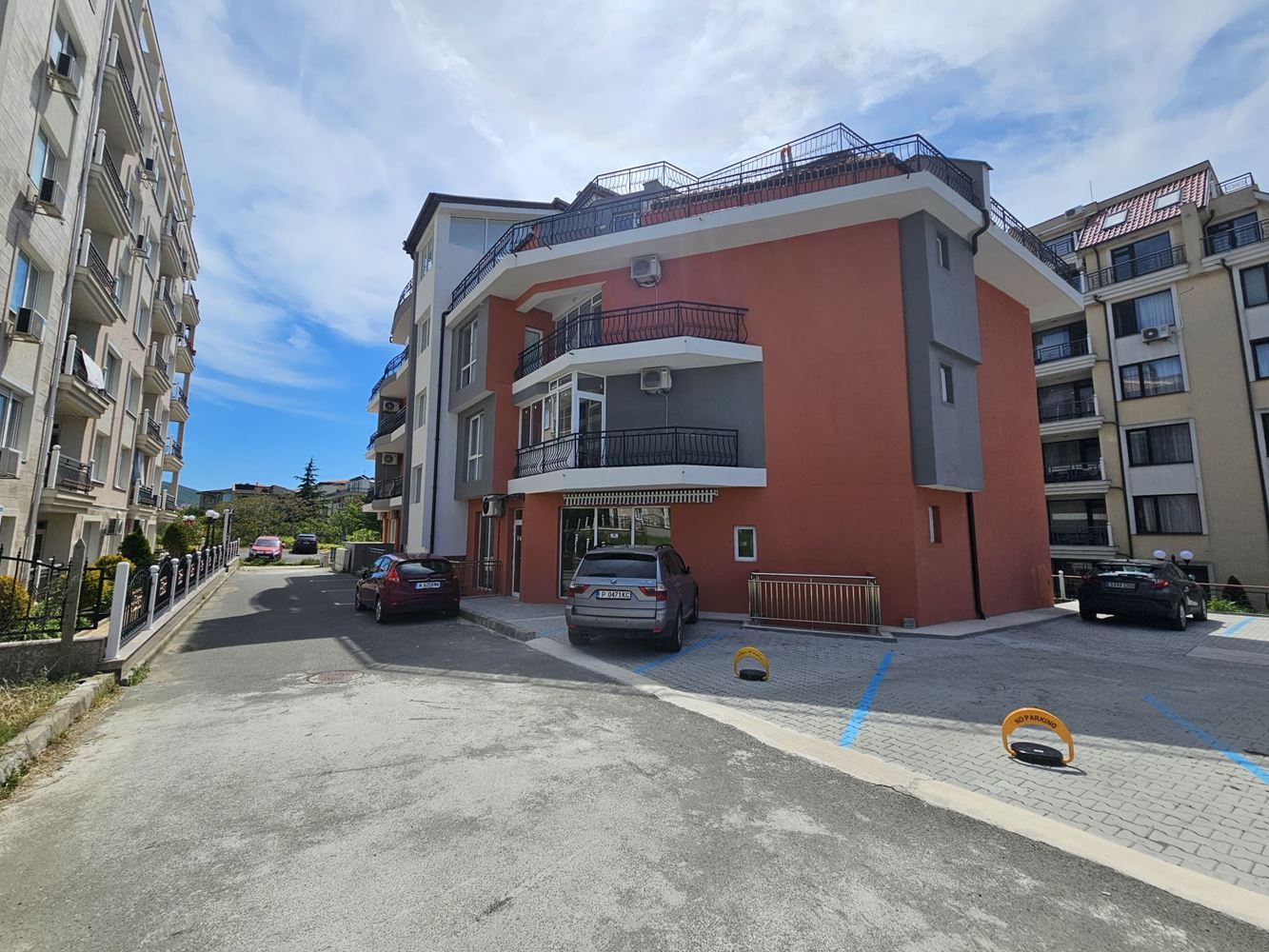 One-bedroom apartment in Sveti Vlas – bright semi-basement, ready to move in, no maintenance fee