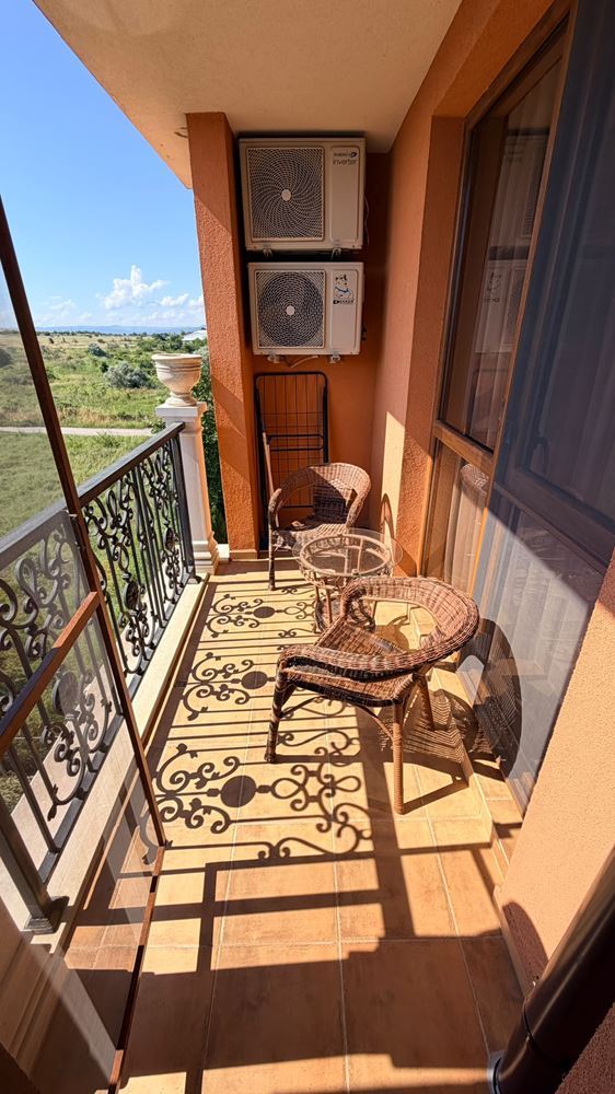 Two-room apartment with panoramic sea view, just a step away from the sea in Ravda