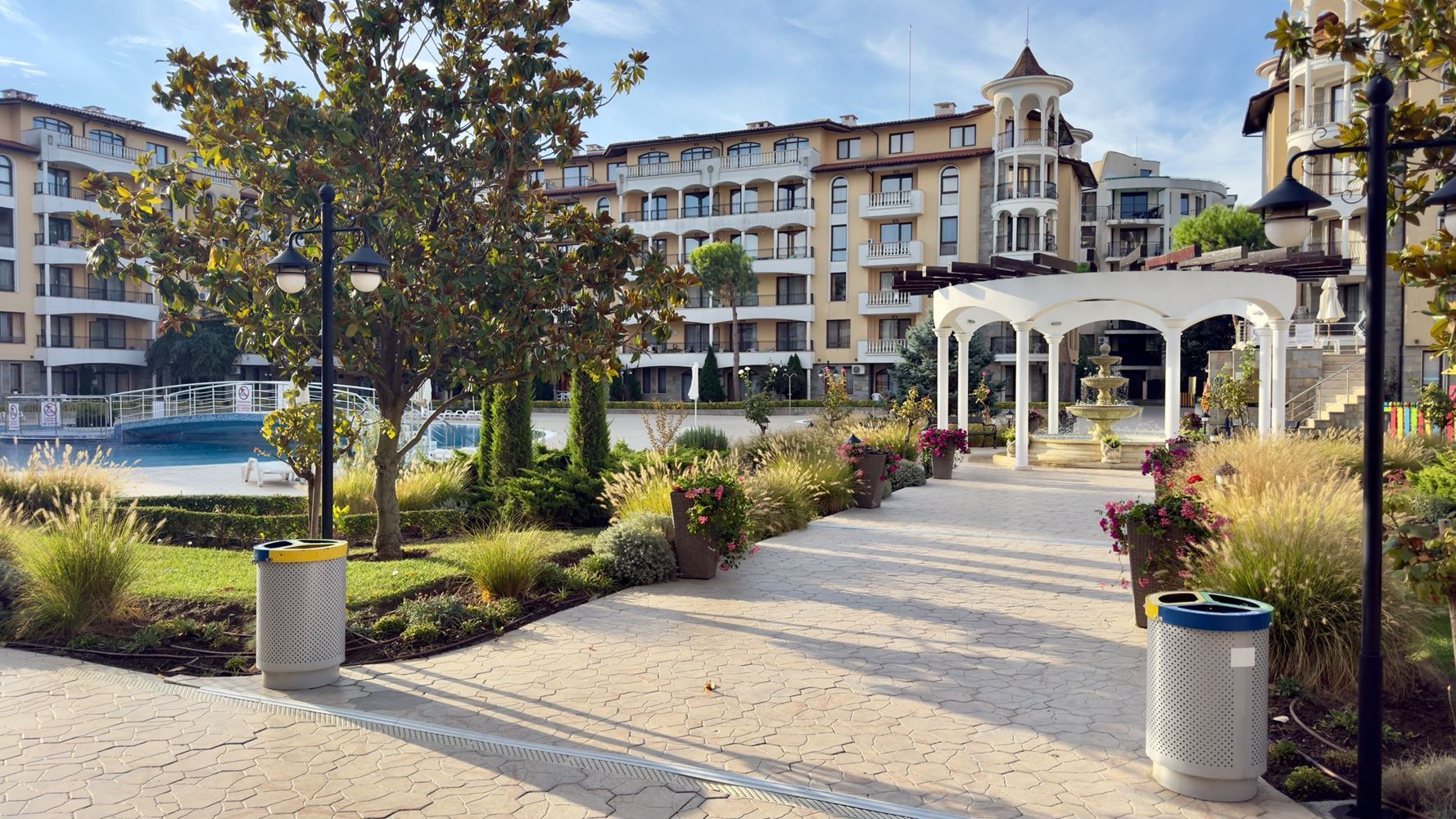Spacious One-Bedroom Apartment with a Large Terrace and Pool View in Sunny Beach
