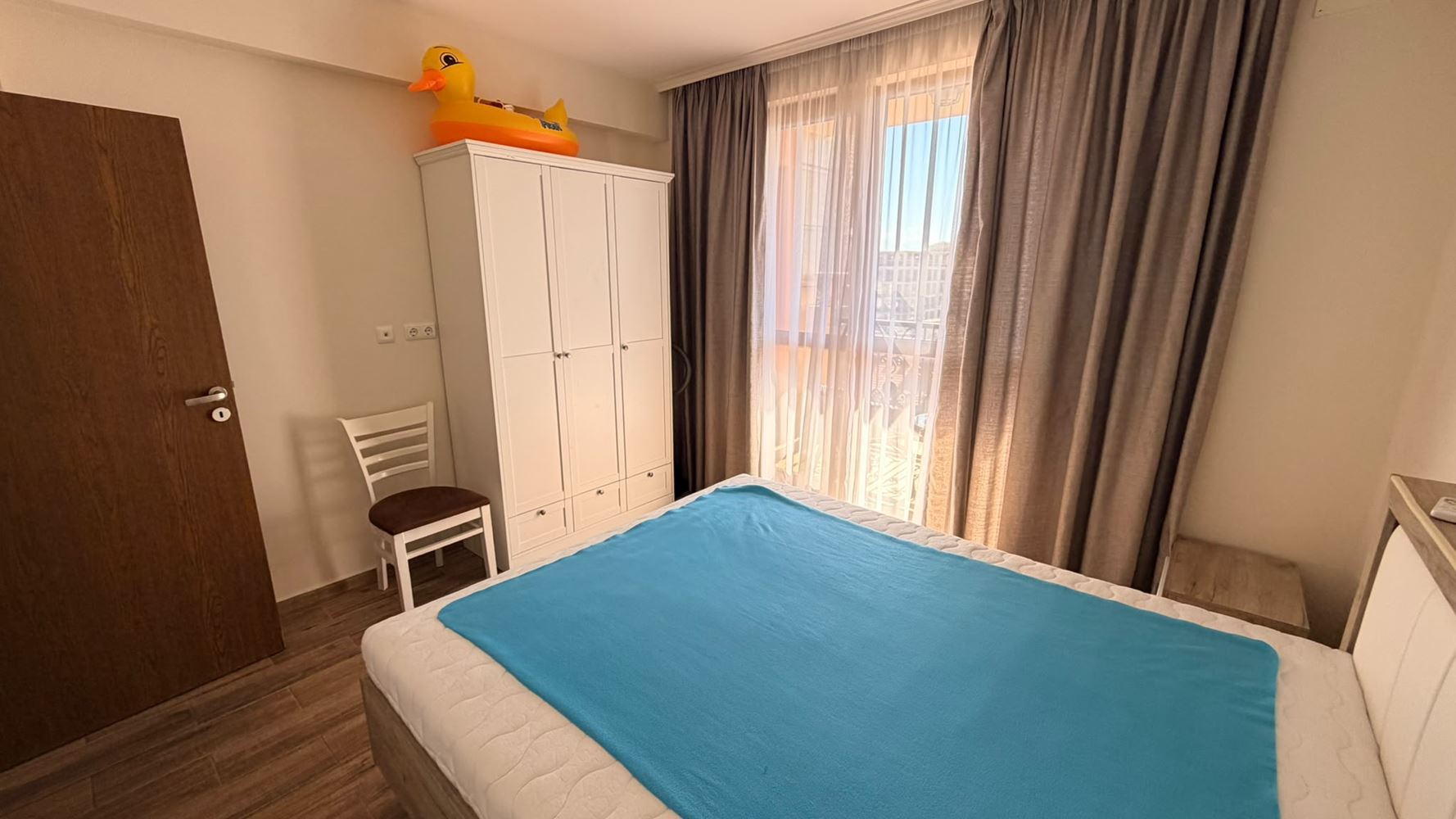 Two-room apartment with panoramic sea view, just a step away from the sea in Ravda