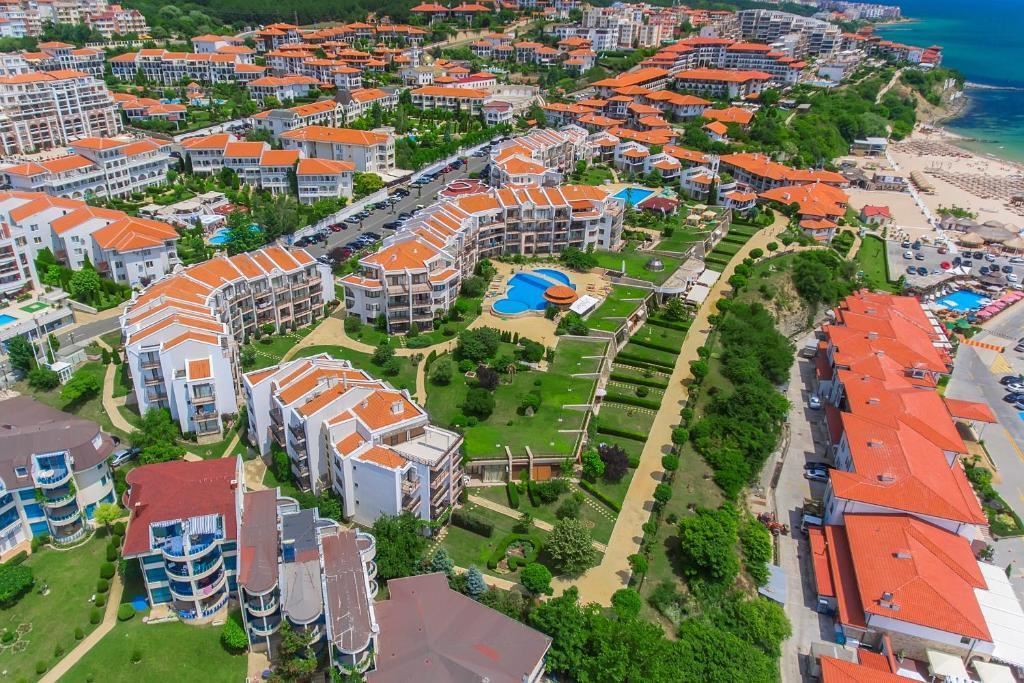 Your Seaside Oasis on the First Line in Sveti Vlas