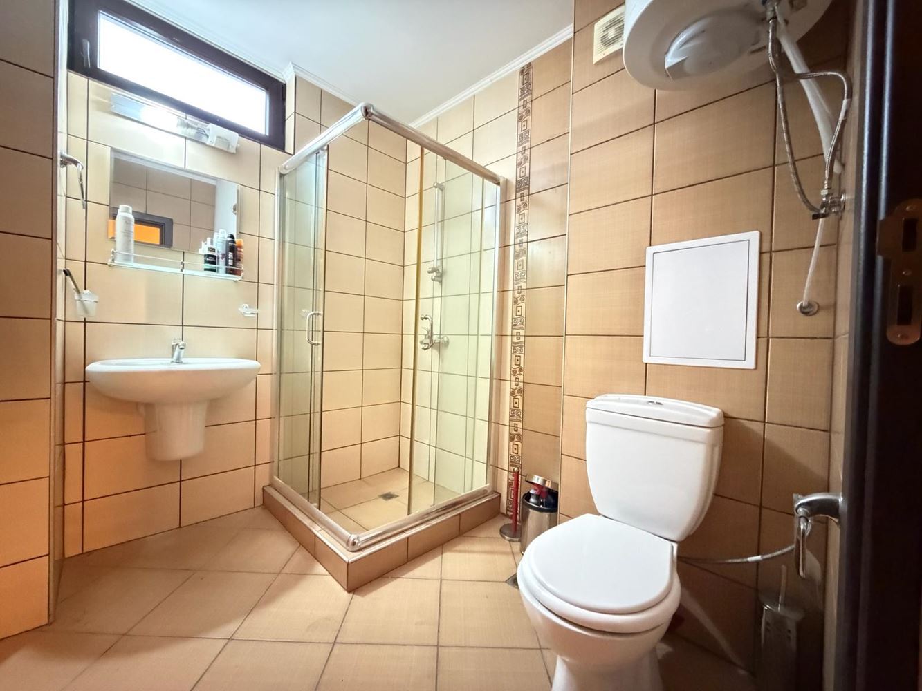 Spacious three-room apartment in Nessebar – fully furnished, in a quiet and fast-developing area near the sea