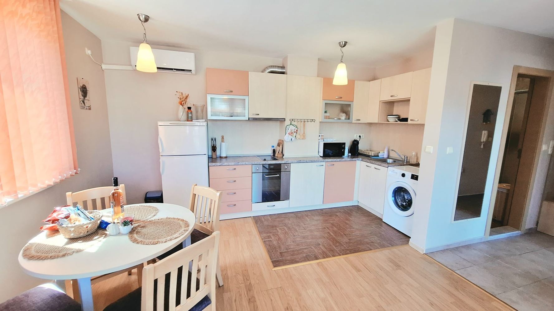 Just Steps from the Sea – Cosy Apartment with Two Bedrooms at the Entrance to Sveti Vlas